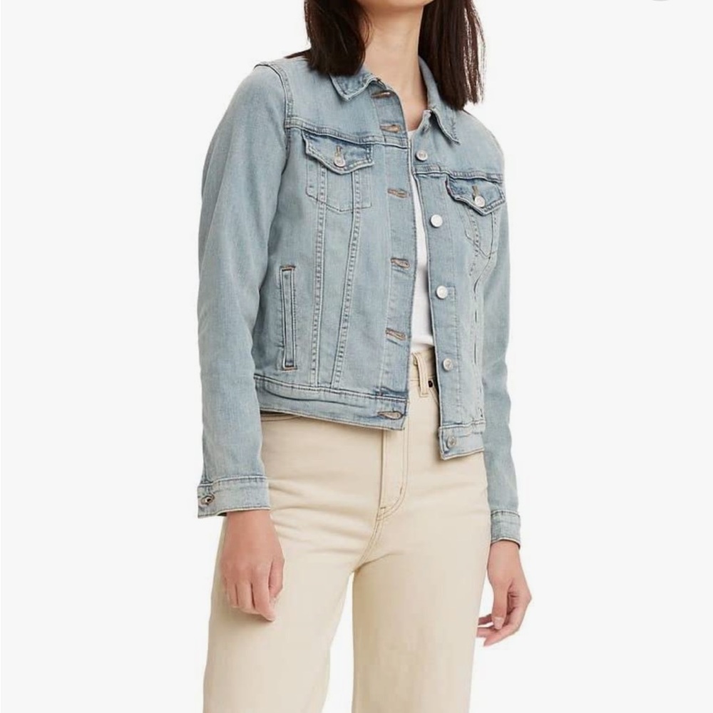 Levi’s women’s original Trucker Jacket